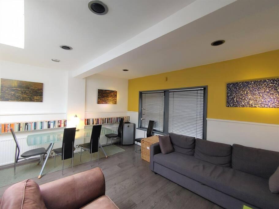 Stylish Apartment Near Carnaby Street, Sleeps 4. ลอนดอน ภายนอก รูปภาพ