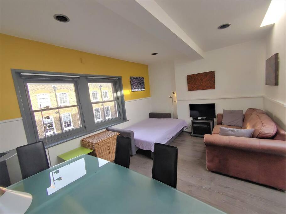 Stylish Apartment Near Carnaby Street, Sleeps 4. ลอนดอน ภายนอก รูปภาพ