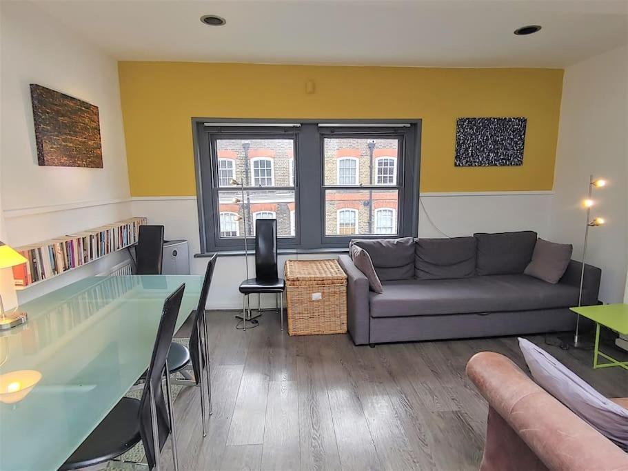 Stylish Apartment Near Carnaby Street, Sleeps 4. ลอนดอน ภายนอก รูปภาพ