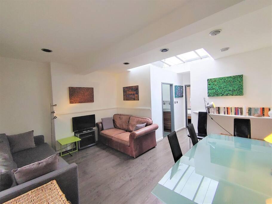 Stylish Apartment Near Carnaby Street, Sleeps 4. ลอนดอน ภายนอก รูปภาพ